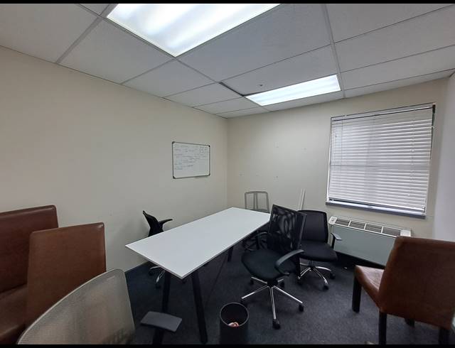 175M² OFFICE TO LET IN DUNKELD WEST